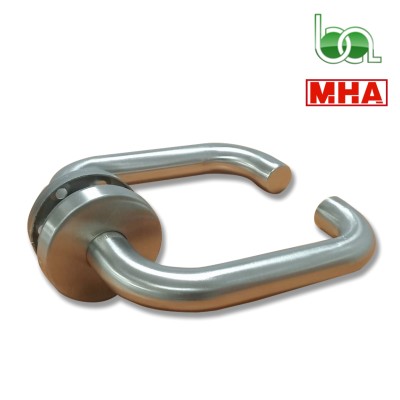 JUEGO DE MANILLA ANTIENGANCHE CON ESCUDO ROSETA REDONDO CON MUELLE RECUPERABLE INOX PARA PUERTAS MOD.810U MHA